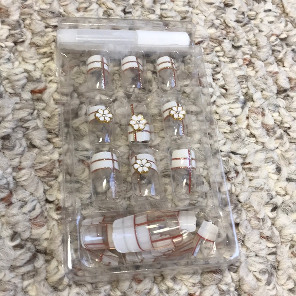 Press-on Designer Manicure